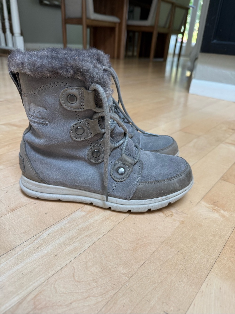Women’s Sorel Gray Suede Lace-Up Winter Boots with Faux Fur